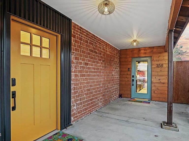 358 E WHITTON Avenue photo 2