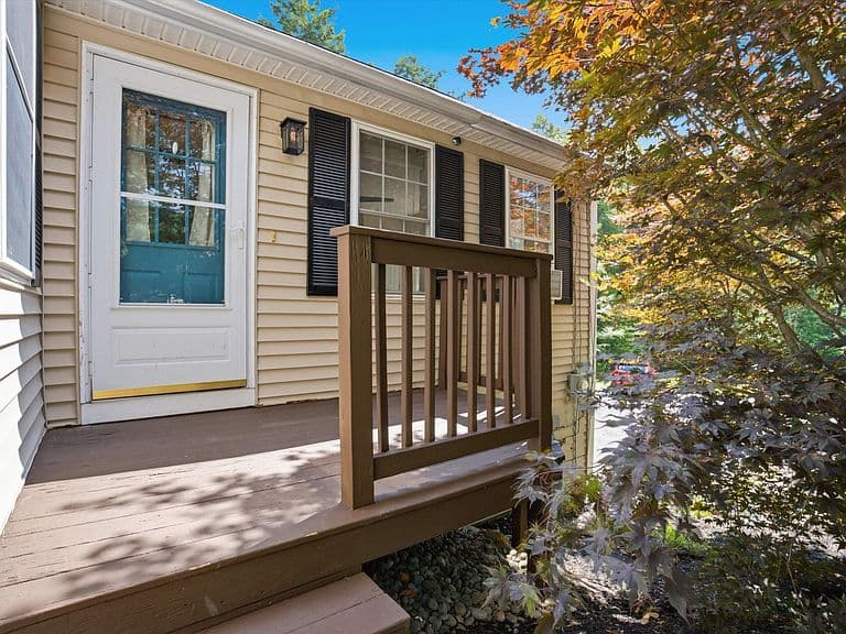71 Butterfield Road photo 4