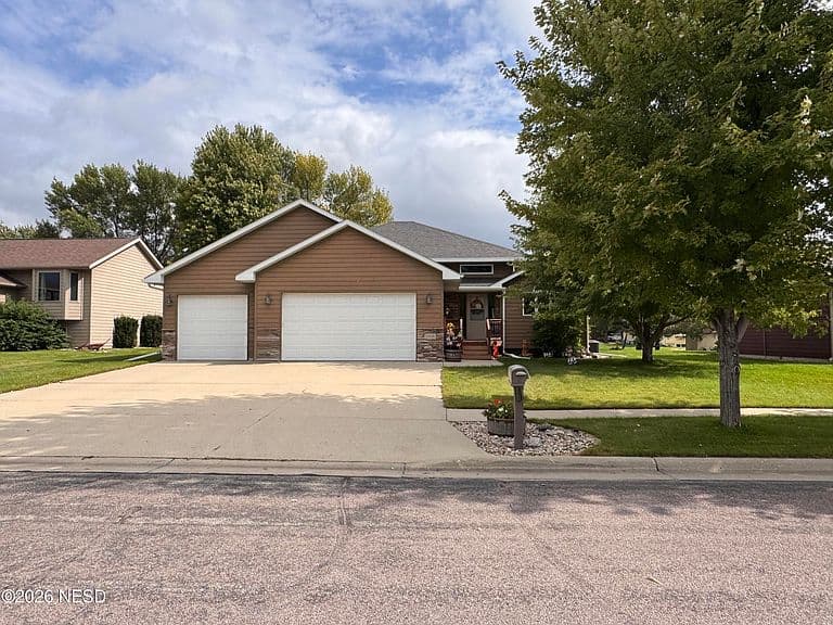 1508 N Park St photo 1