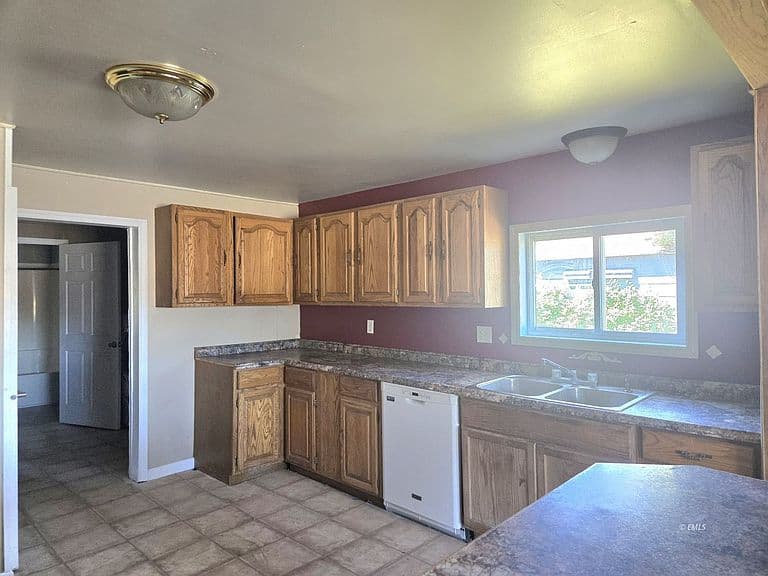 1119 N Prairie Ave photo 5