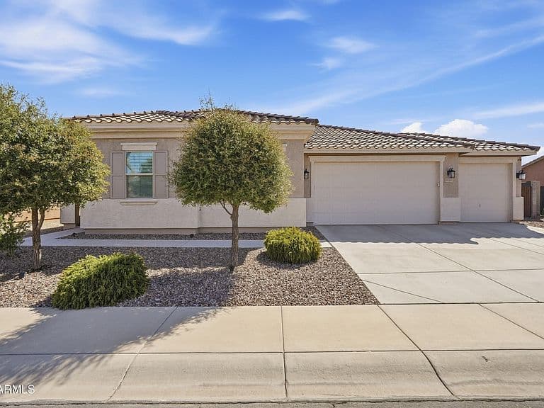 20503 N MADELINE Street photo 1