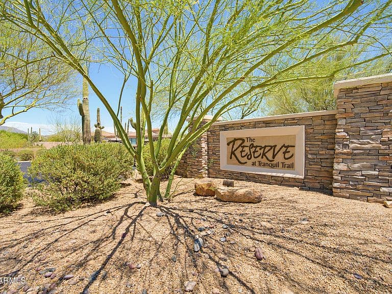 37087 NE GREYTHORN Circle photo 2