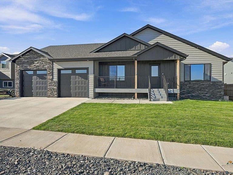 3413 Joseph St photo 1