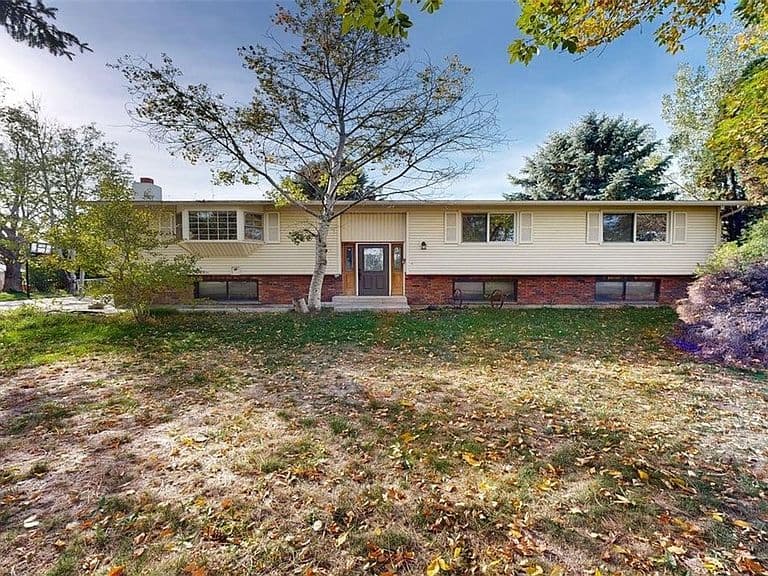 8834 Danford Ave photo 1