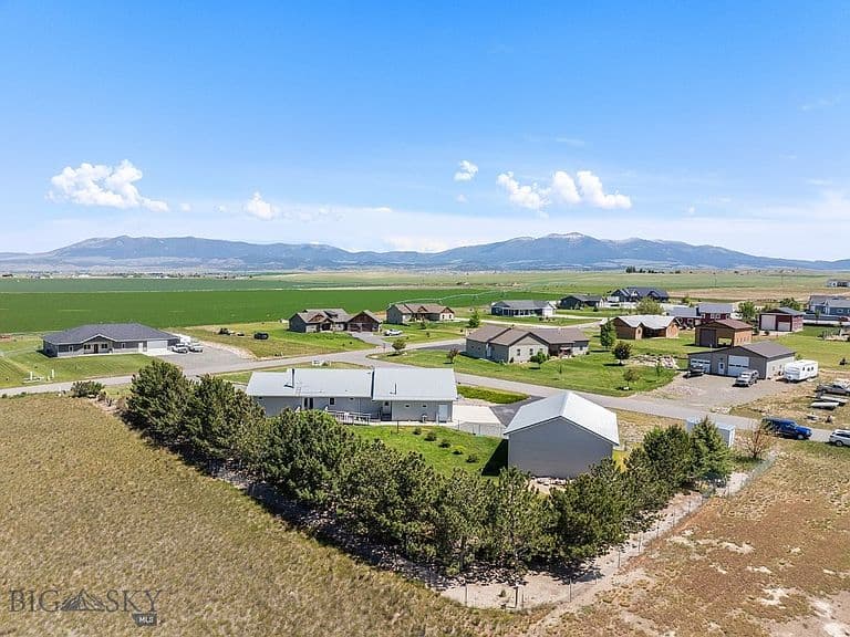 16 Windy Meadow Dr photo 3