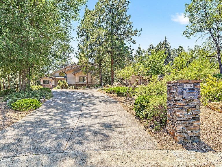 2644 N Sandstone Way photo 3