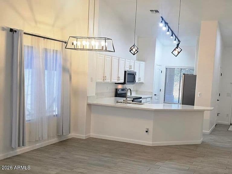 522 S 114TH Avenue photo 2