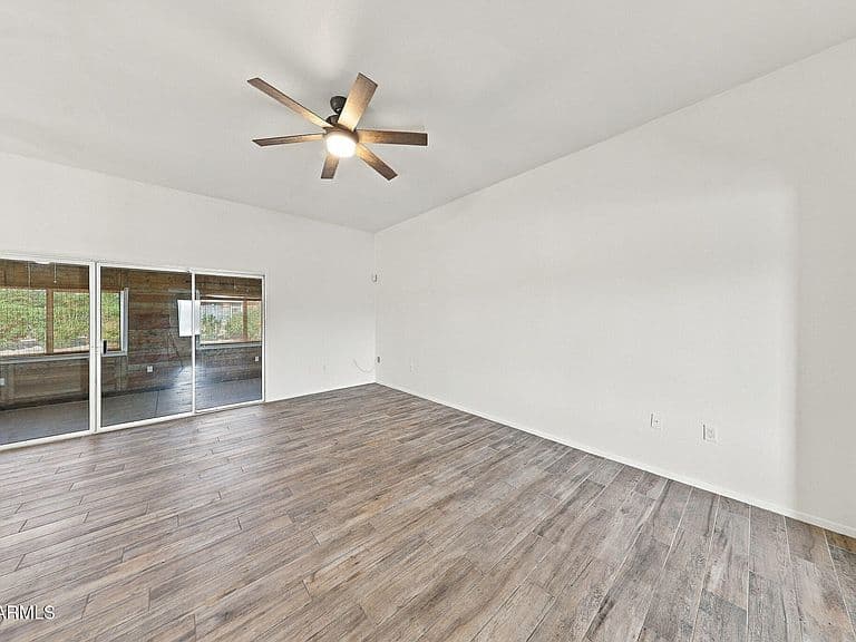 16210 N MEADOW PARK Drive photo 5