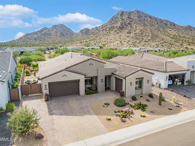 33364 N MAVERICK MOUNTAIN Trail photo 3