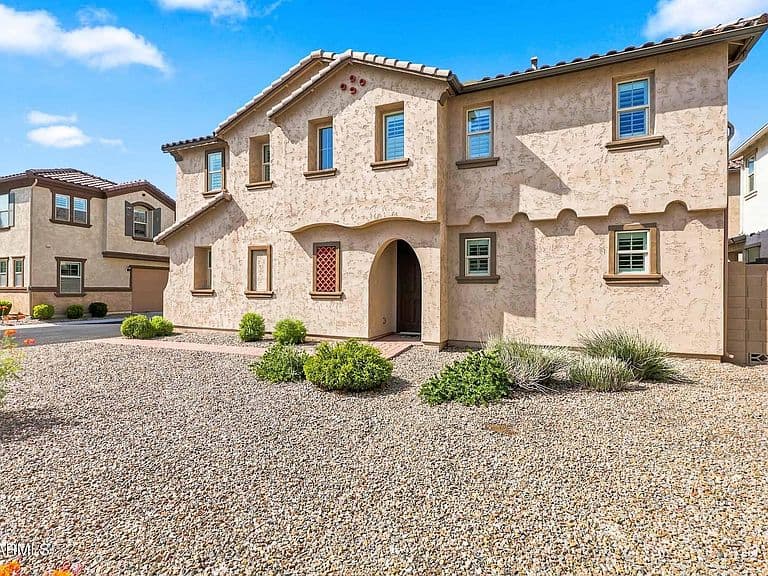 4636 E BECK Lane photo 2