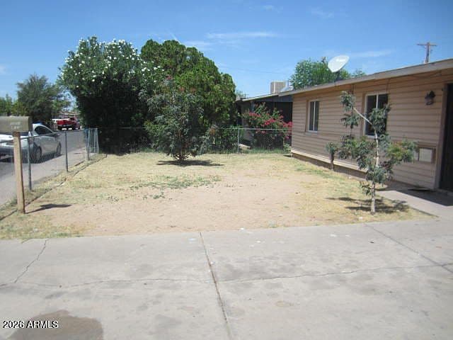 1418 E LA SALLE Street photo 2