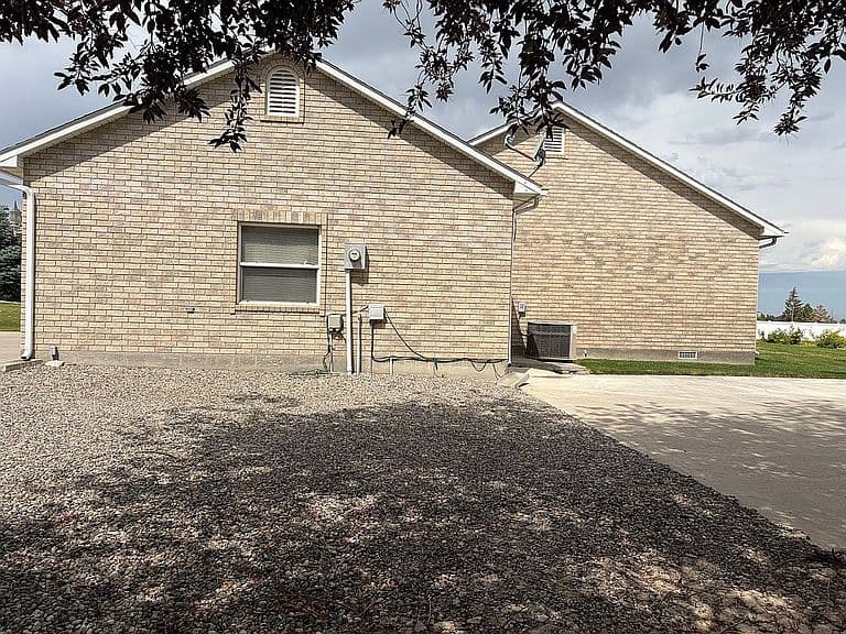 2510 E 3719 N photo 4