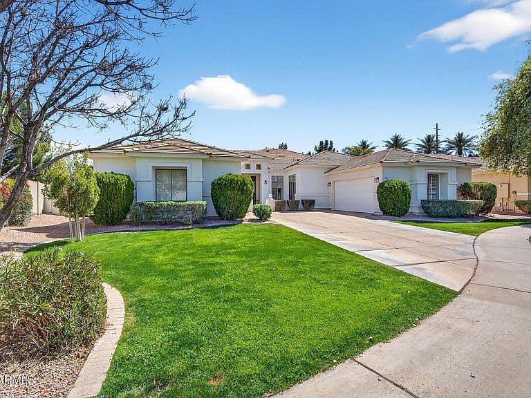 1961 S SANTA ANNA Drive photo 2