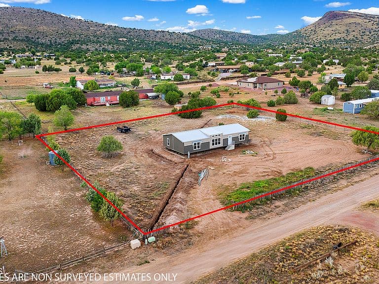 2726 N Shawnee Trl photo 2