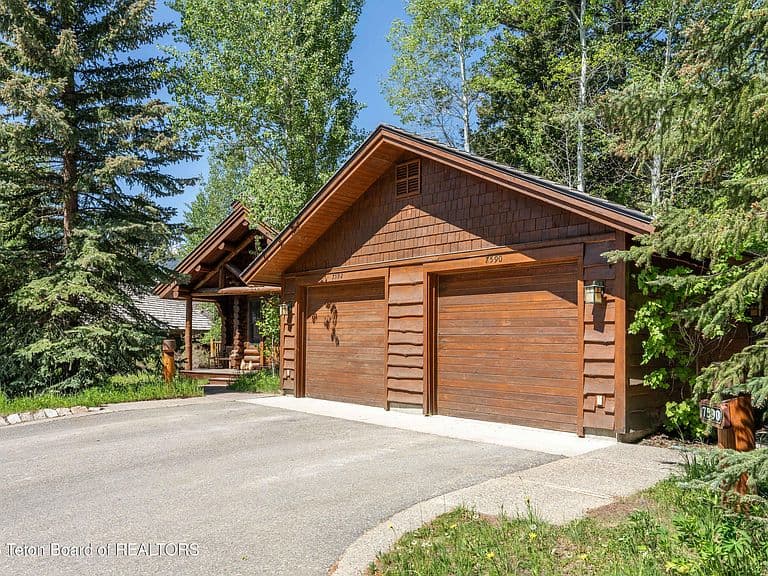 7590 Obsidian Rd photo 2