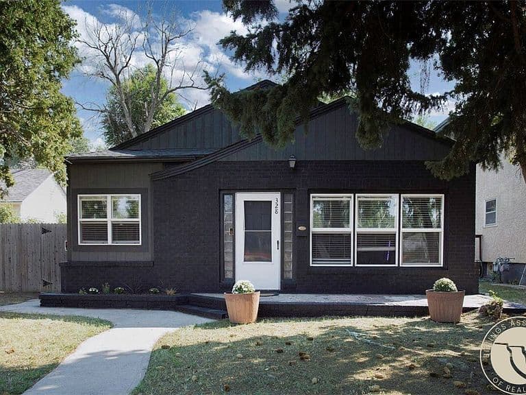328 Broadwater Ave photo 1