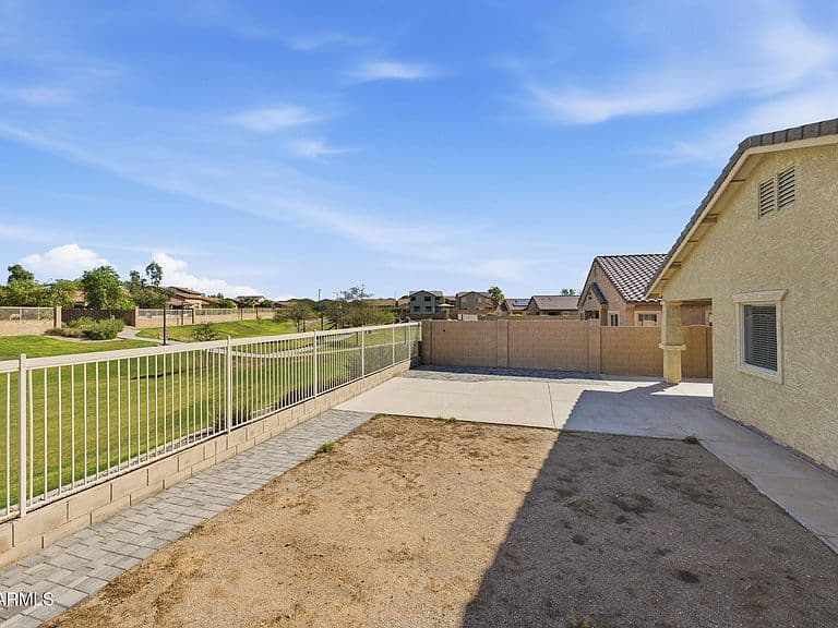 23614 W CHICKASAW Street photo 4