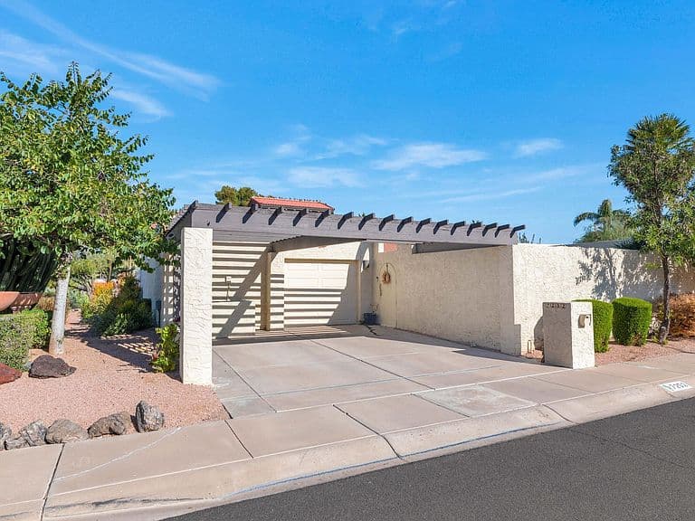 7252 E Maverick Rd photo 2