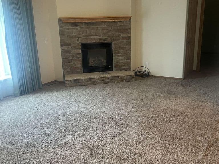 210 Clay St photo 4