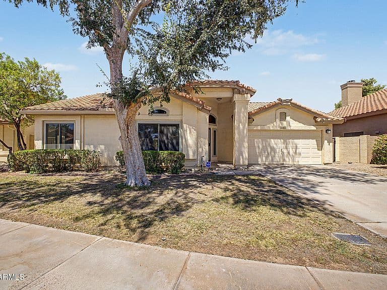 284 W Vera Lane photo 2