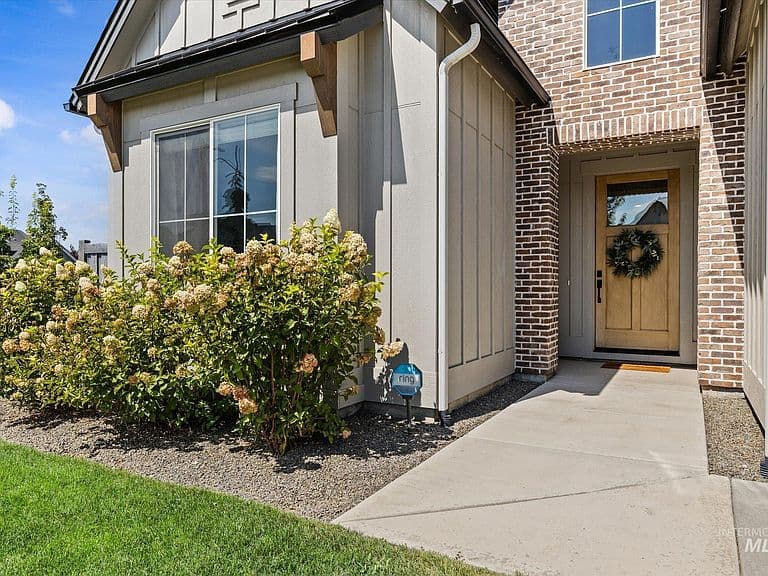 10450 Loneleaf Dr photo 2