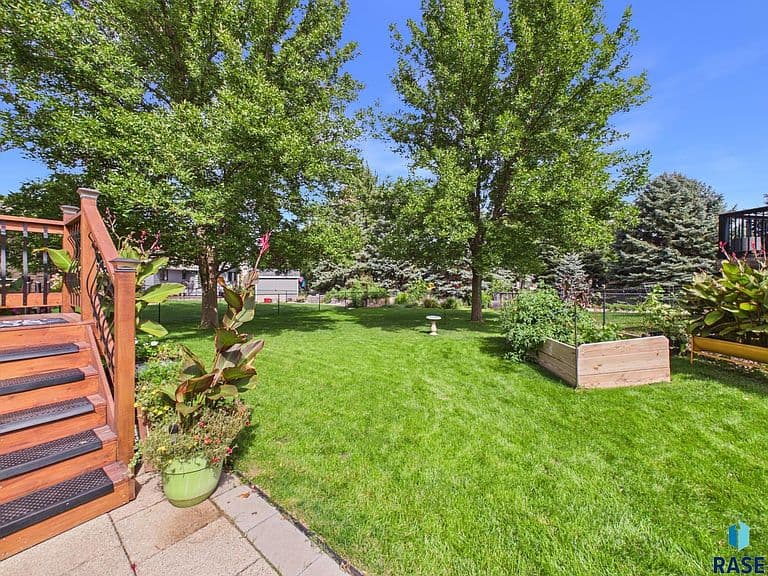 5936 S Lois Ln photo 4
