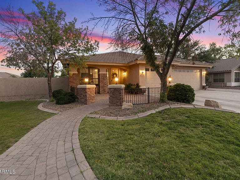 2693 E Birchwood Place photo 3