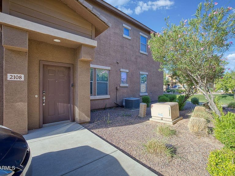 15240 N 142ND Avenue #2108 photo 1