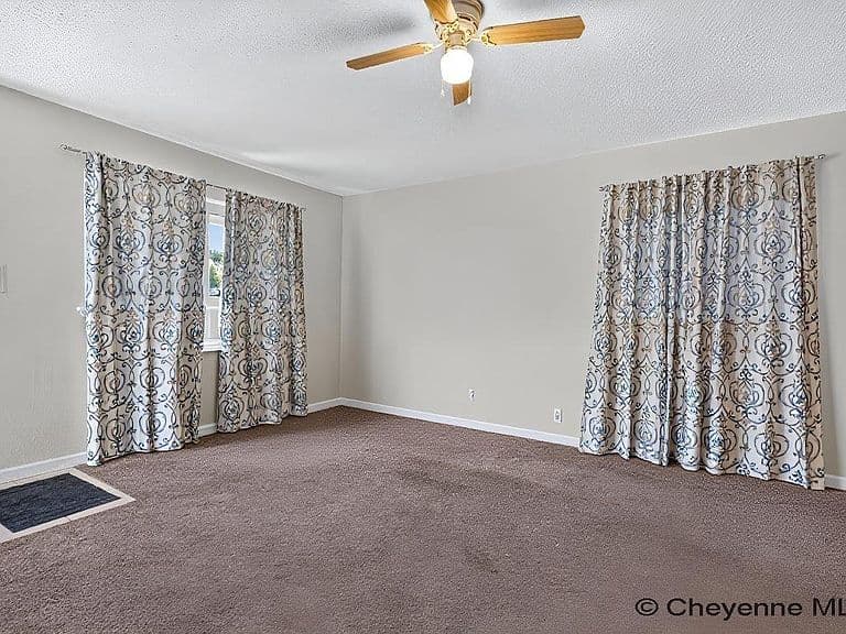 110 Ahrens Ave photo 5