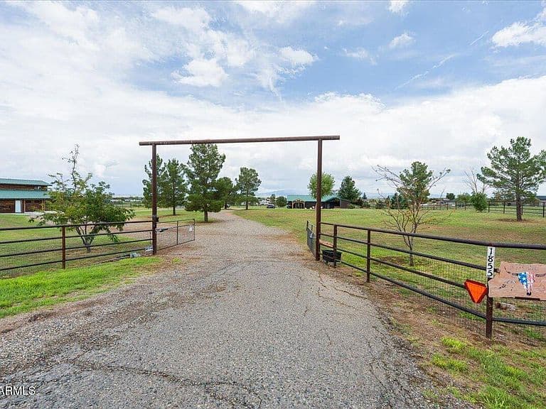 1855 S REED Road photo 2