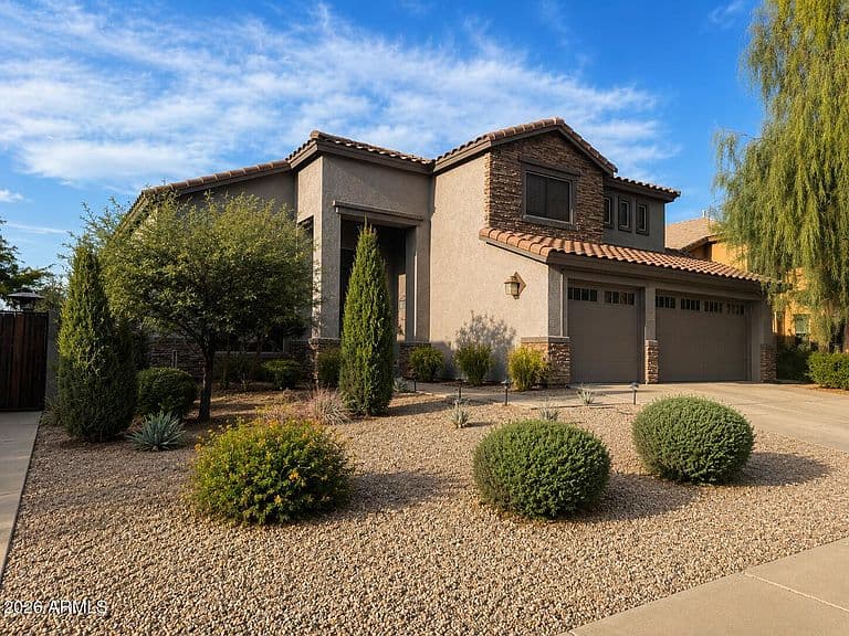 4622 E RED RANGE Way photo 2