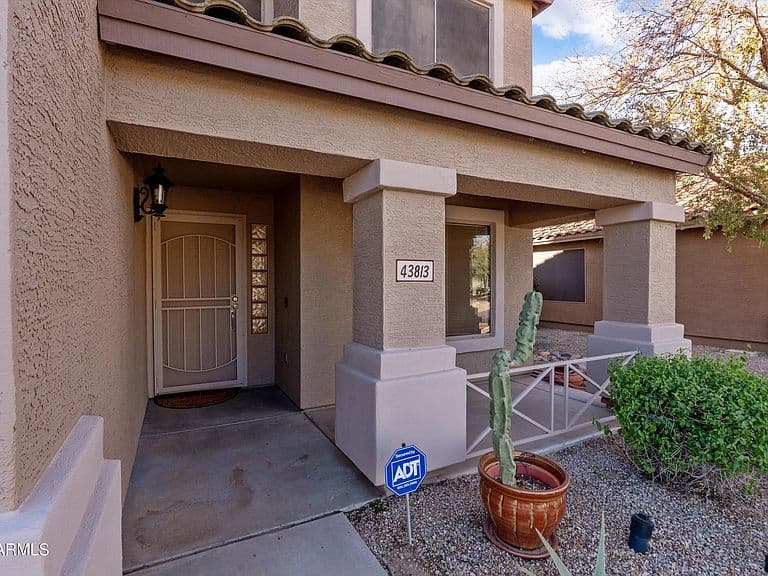 43813 W Rio Lobo Drive photo 3