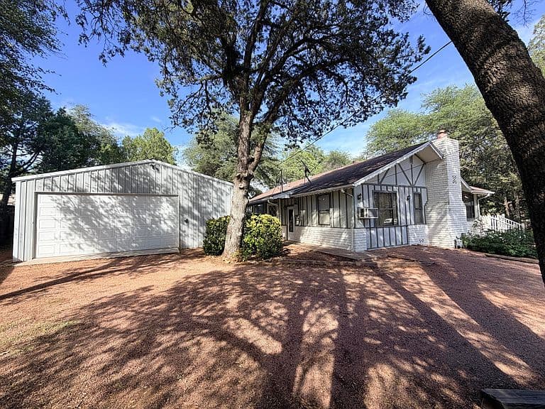504 W Johnson Dr photo 1