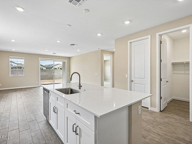 24170 W ATLANTIS Way photo 4
