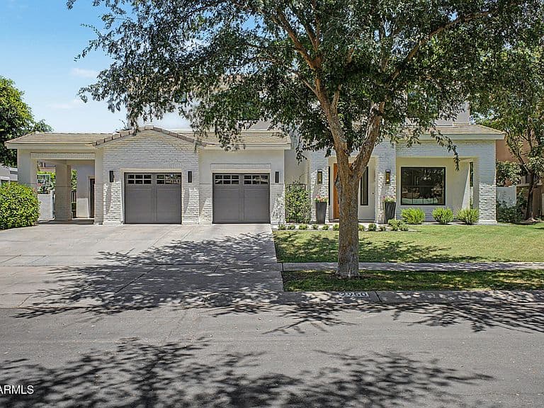 2950 E COMSTOCK Drive photo 2