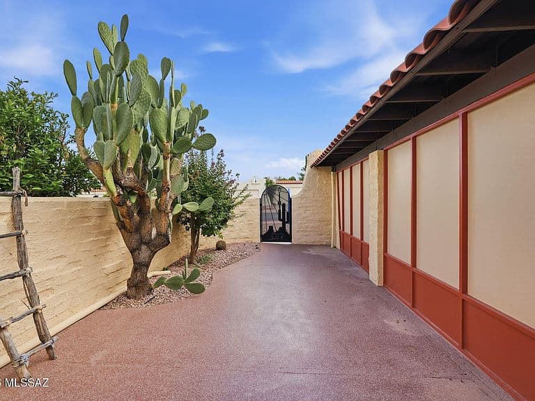678 W Placita Nueva photo 3