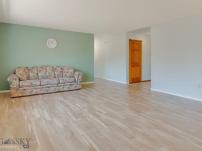 4 Sumac Ct photo 3