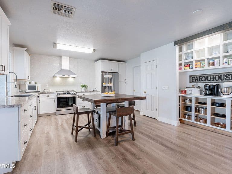 21188 N DUNCAN Drive photo 4