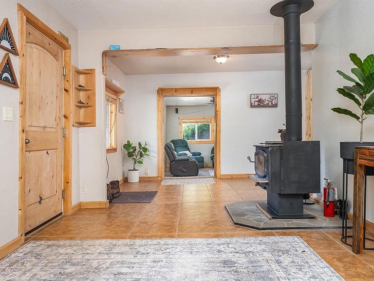 123 Alder Dr photo 5