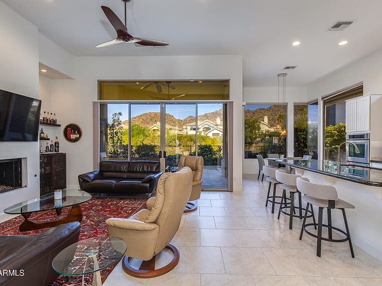 3130 E Squaw Peak Circle photo 1