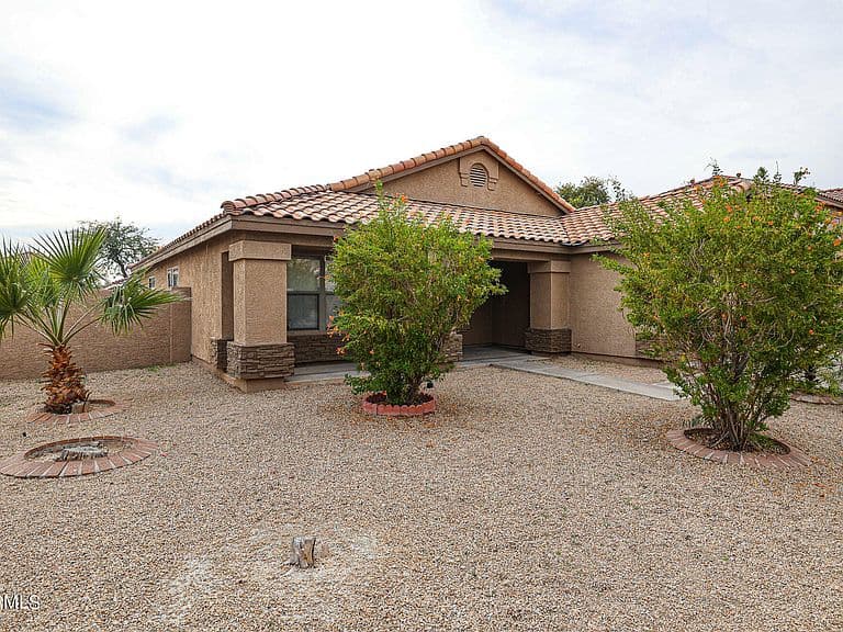 9427 W ELM Street photo 1