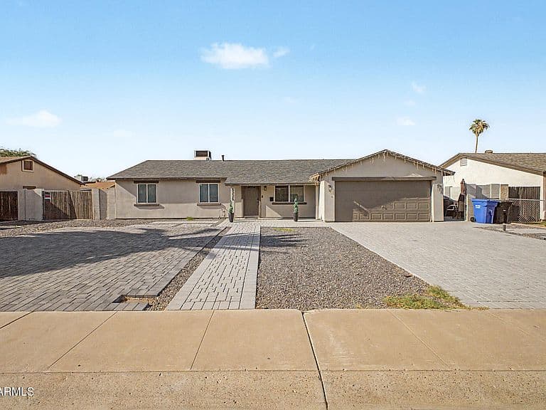 6226 W ALMERIA Road photo 1