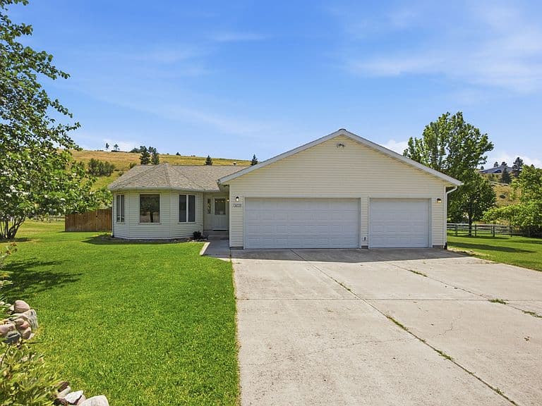 3255 Rodeo Rd photo 1