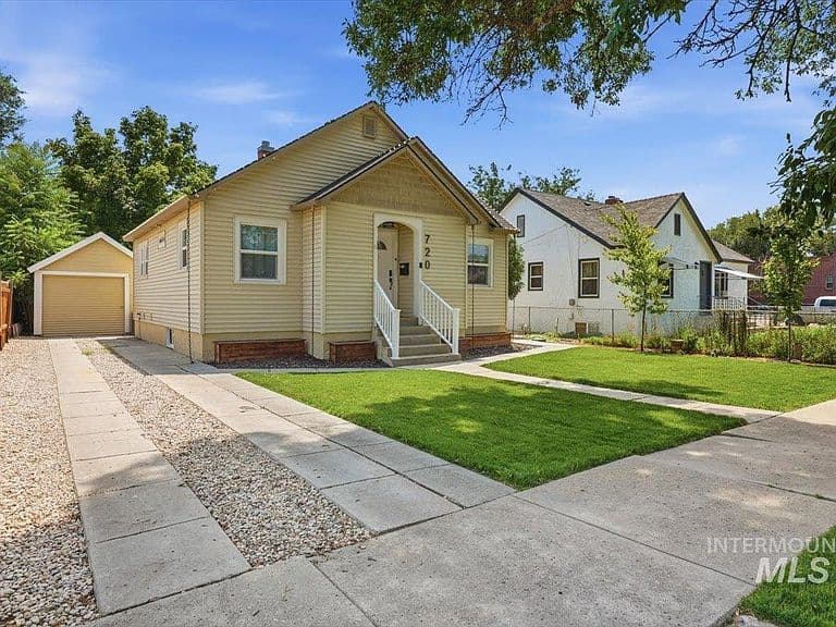720 17th Ave S photo 2