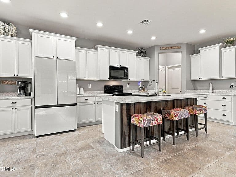 18434 W IDA Lane photo 3