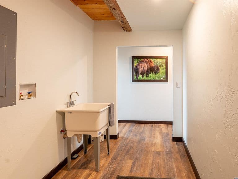 175 Honeytree Loop photo 5