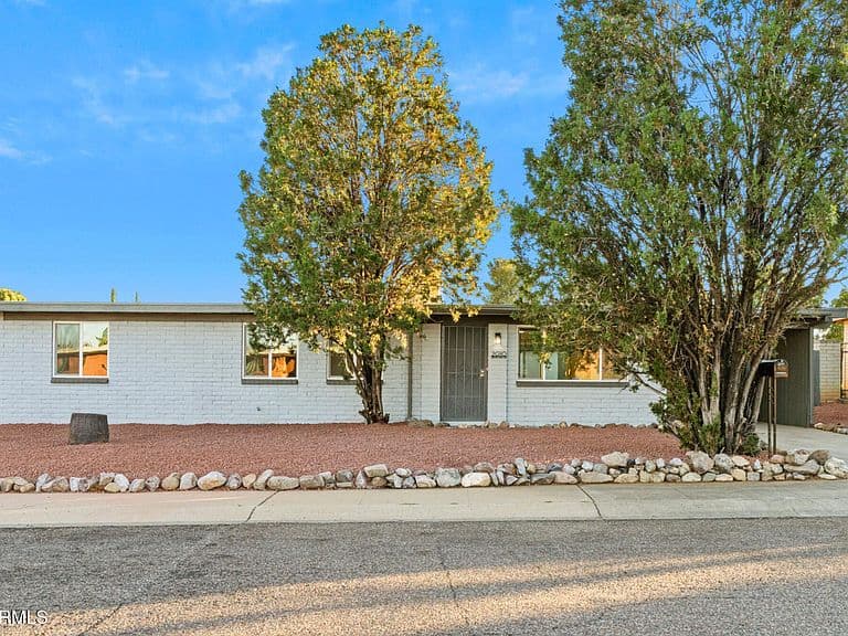 2010 SANTA RITA Drive photo 3