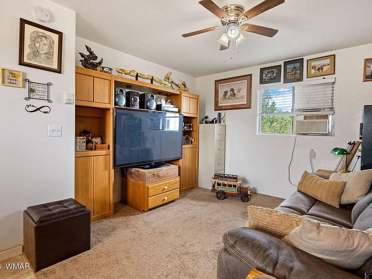 8446 Pinon Dr photo 3