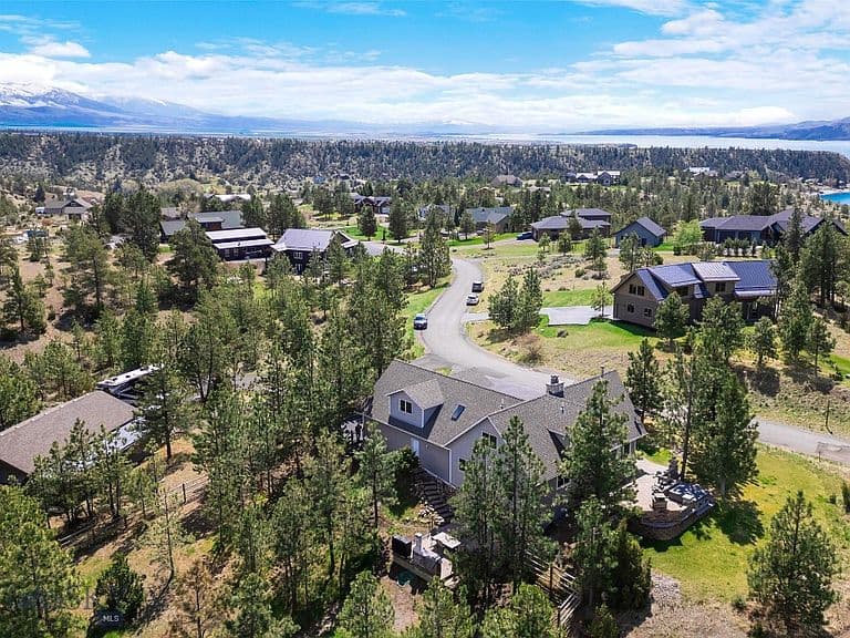 4025 Lake Point Dr photo 5