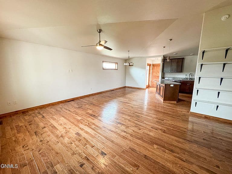 3904 Lillian Ct SE photo 2